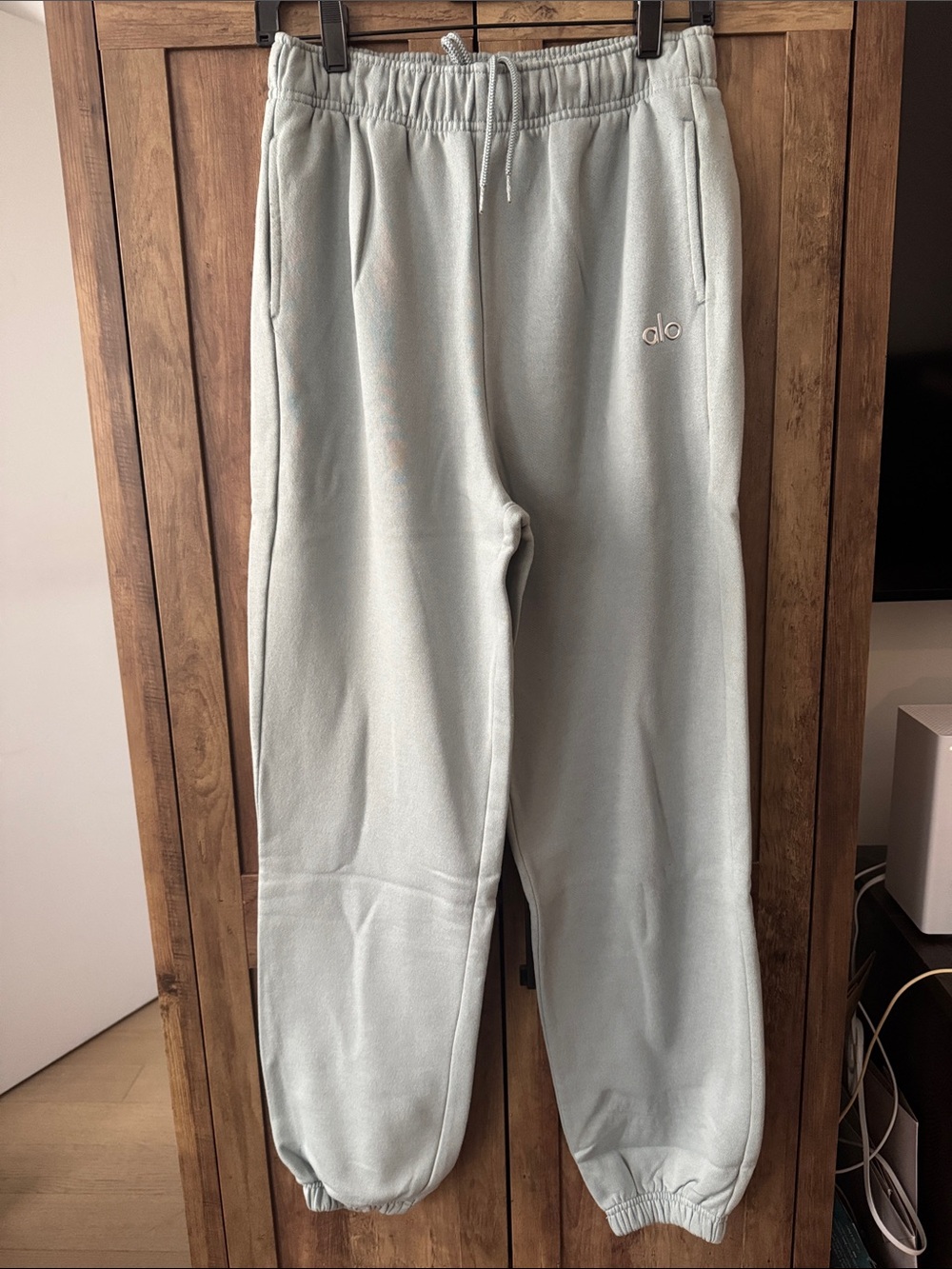 Alo Yoga Light Sage Sweatpants with Elastic Waist